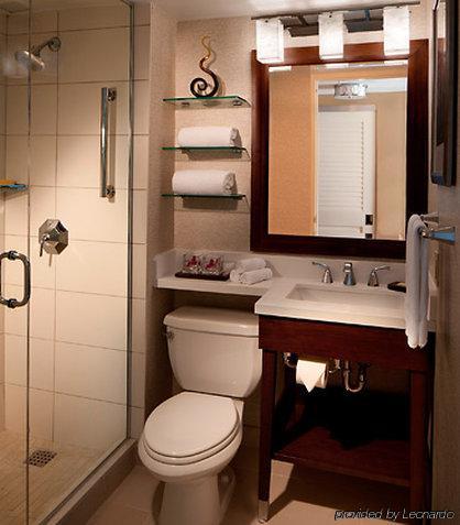 Airport Marriott Hotel 4*