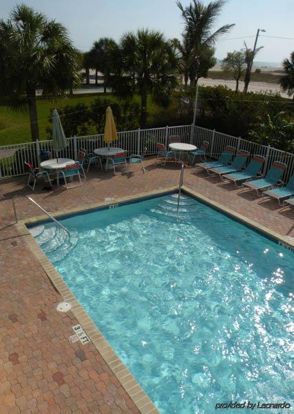 Surf Treasure Island Aparthotel