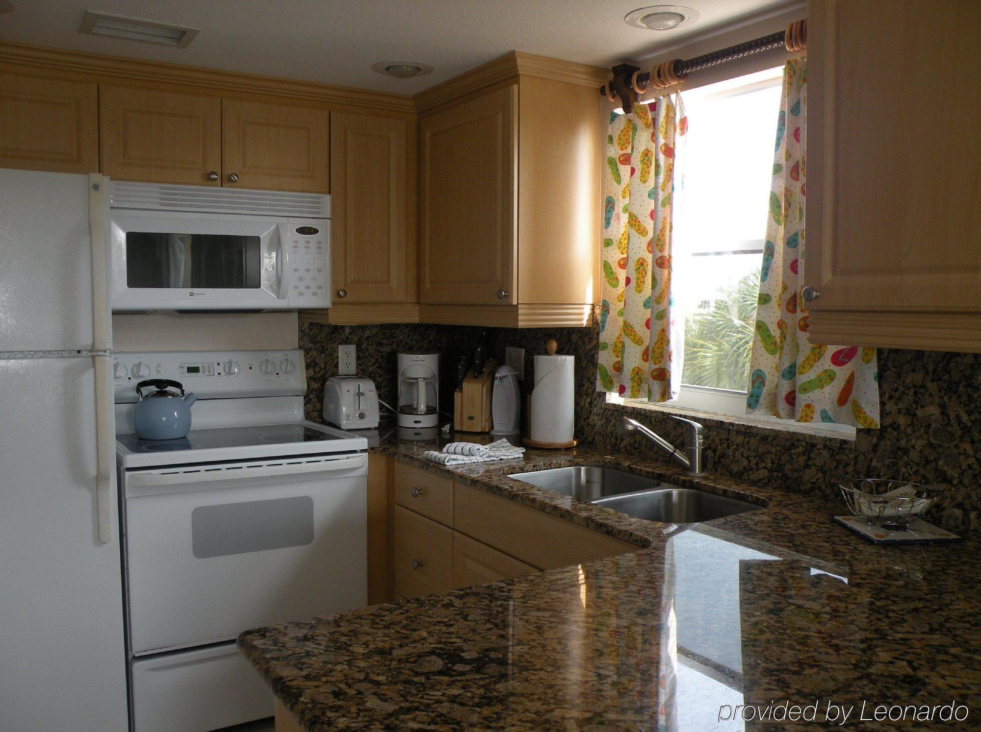 Aparthotel Surf Treasure Island 3*