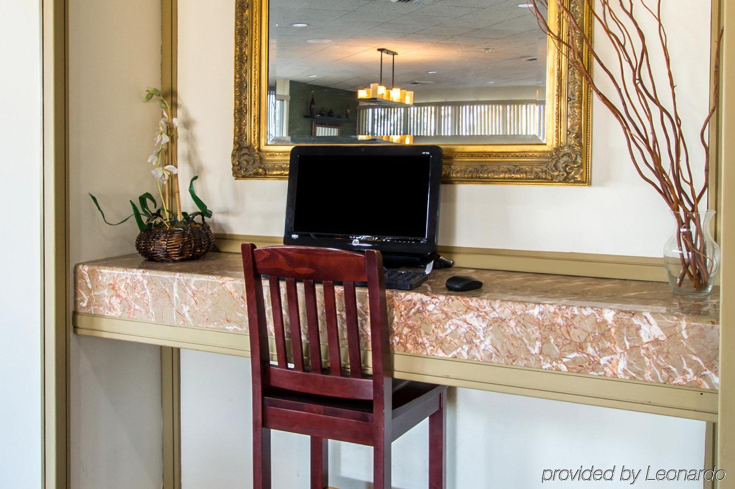 Hotel Magnuson Grand North