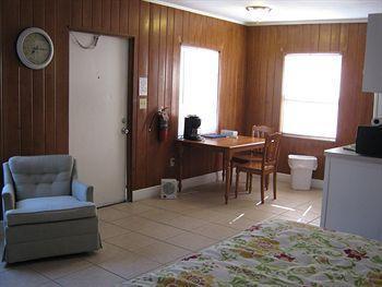 Motel The Court And Fort Myers Beach
