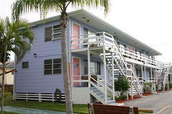 The Court And 2* Fort Myers Beach