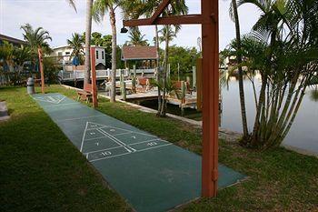 The Court And 2* Fort Myers Beach