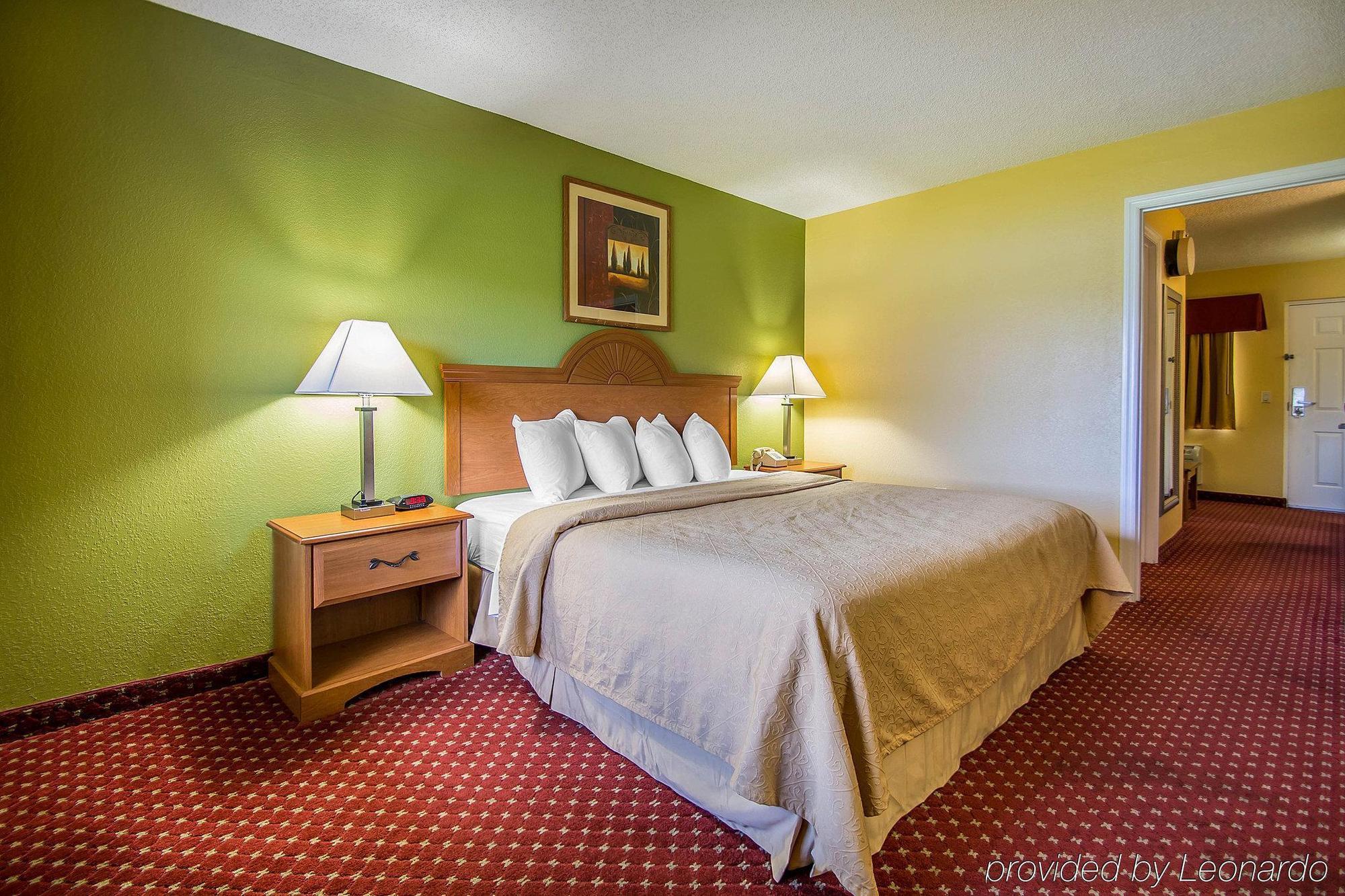 Quality & Mt Dora North Hotel 2*