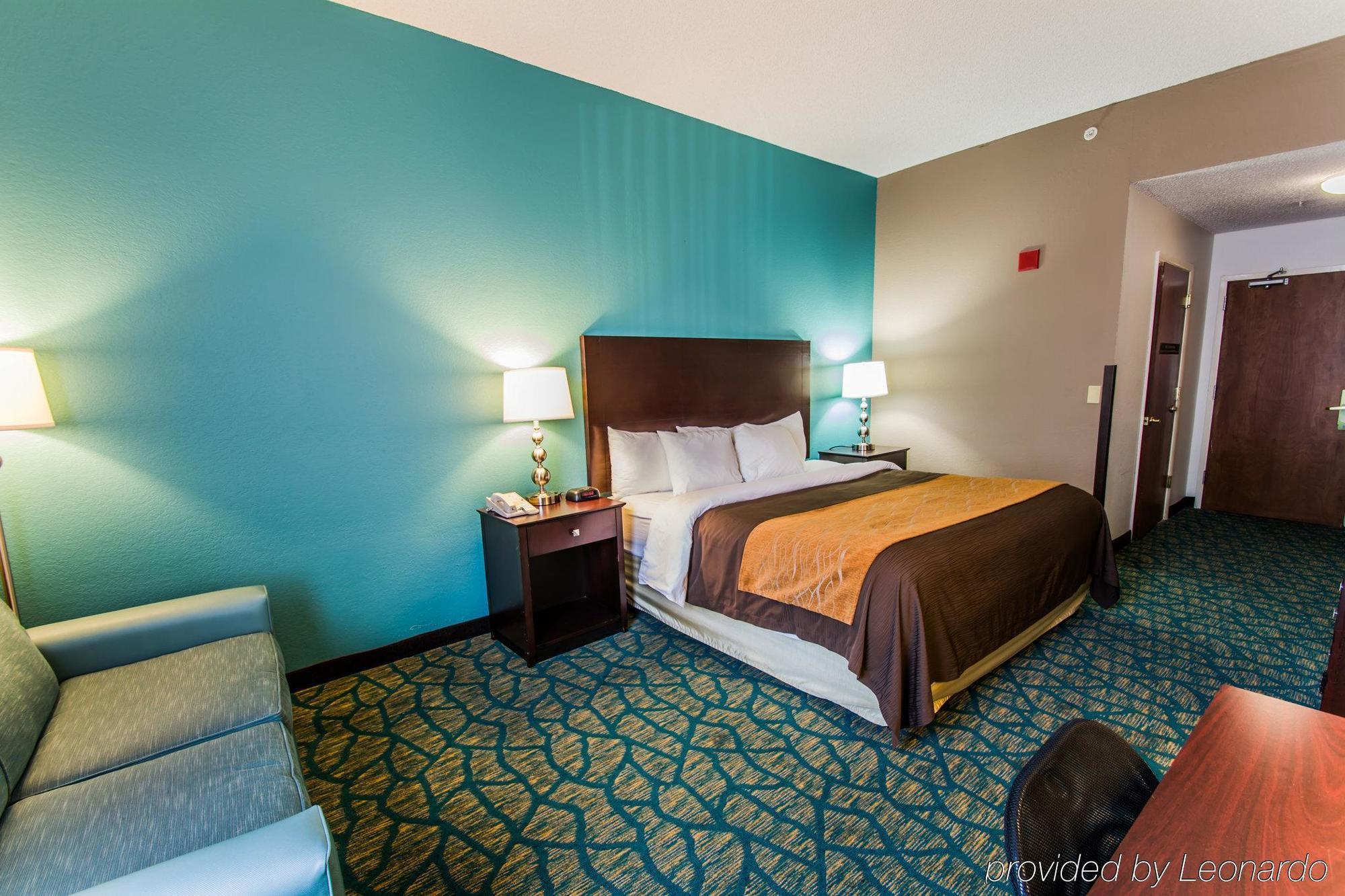Comfort & Lauderdale West Turnpike 2*