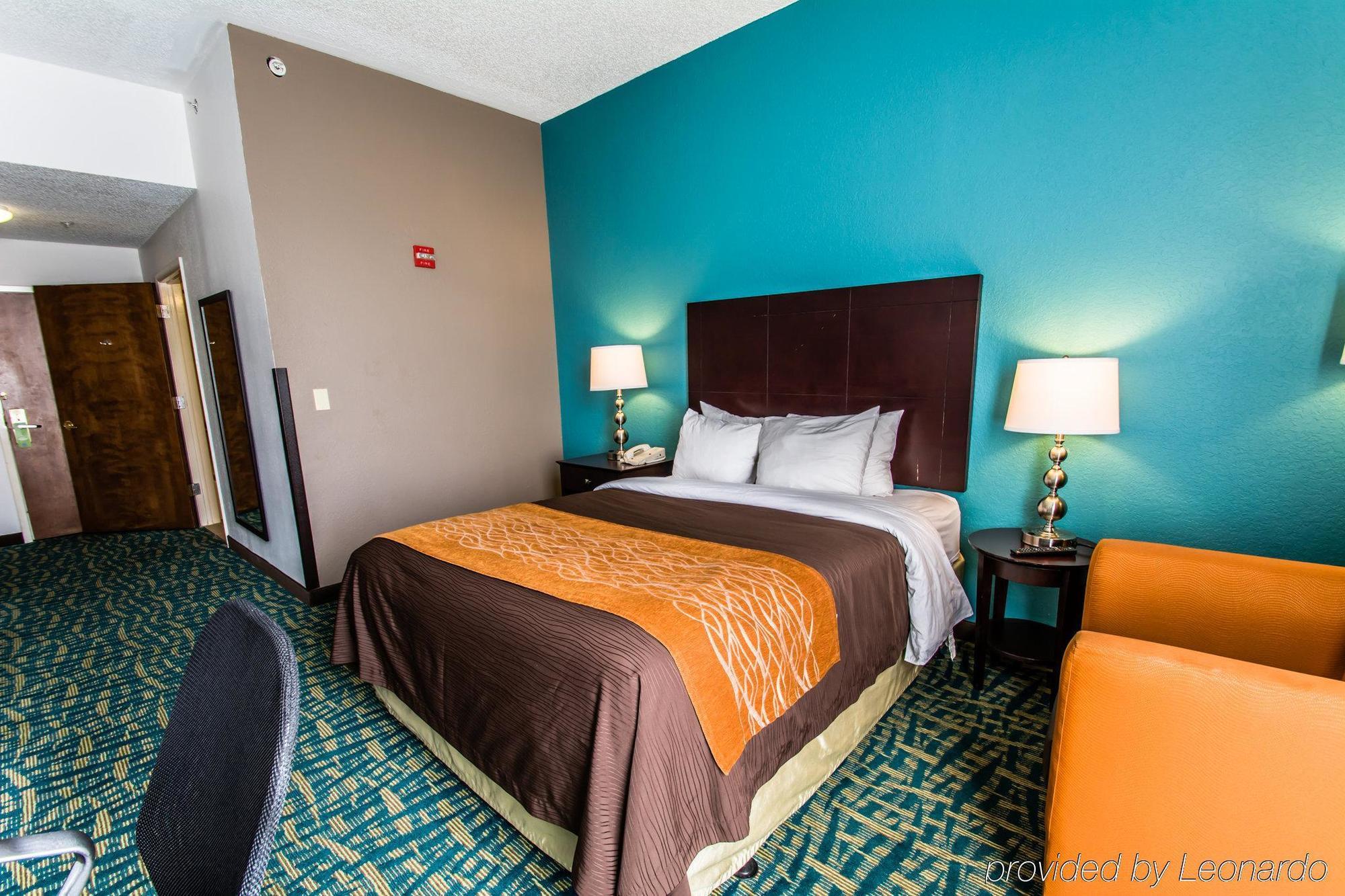Comfort & Lauderdale West Turnpike Hotel