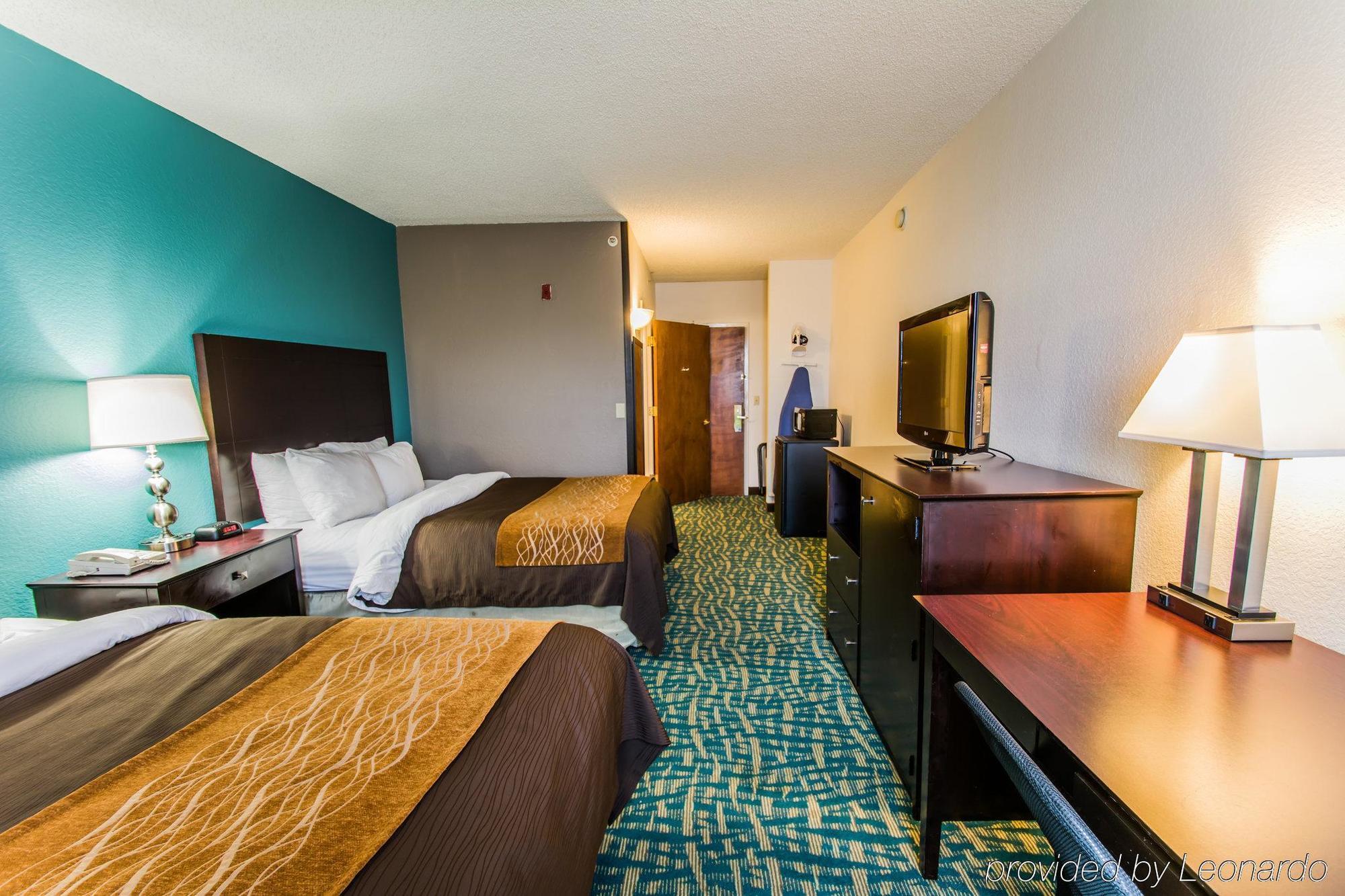 Comfort & Lauderdale West Turnpike Hotel 2*