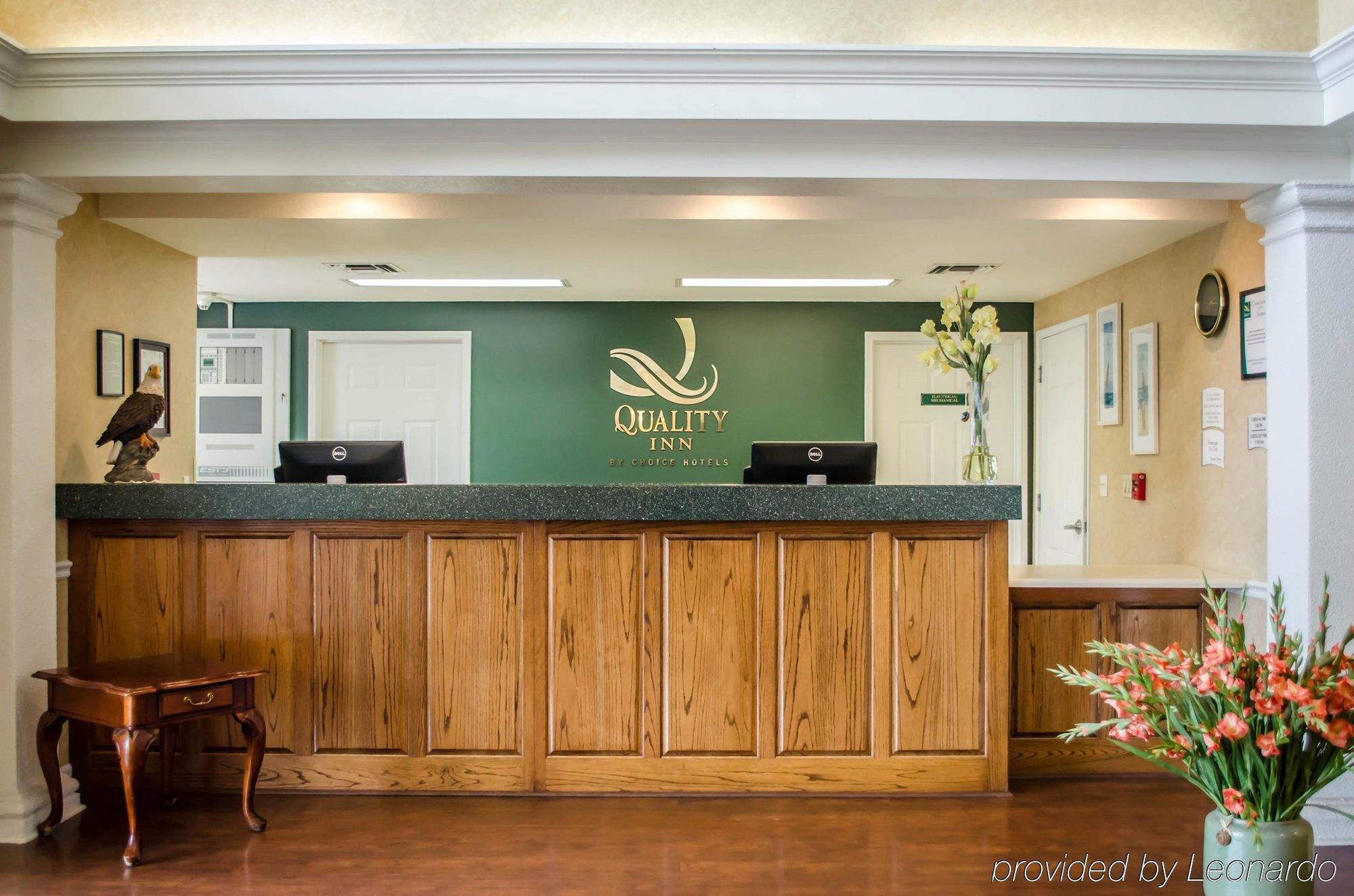 Inn Western Of Crestview