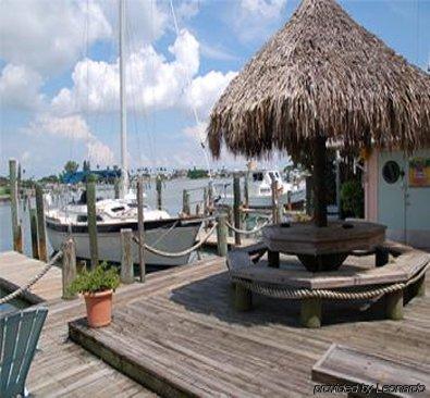 Snug Harbor Waterfront Ban Hotel Madeira Beach