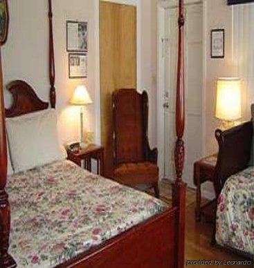 Snug Harbor Waterfront Ban Hotel 3*