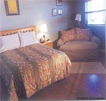 Snug Harbor Waterfront Ban Hotel Madeira Beach