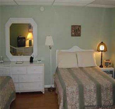 Snug Harbor Waterfront Ban 3*