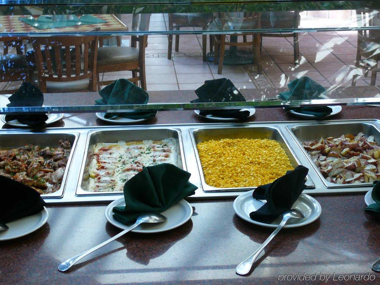 Embassy By Hilton Usf Near Busch Gardens 3*