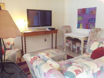 Mango Street 3*