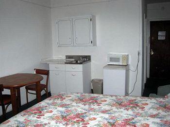 Alamo Hotel 3*