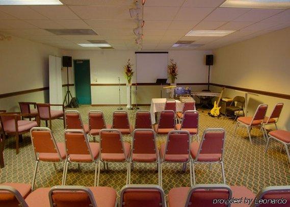 Ramada By Wyndham Orlando South Hotel 3*