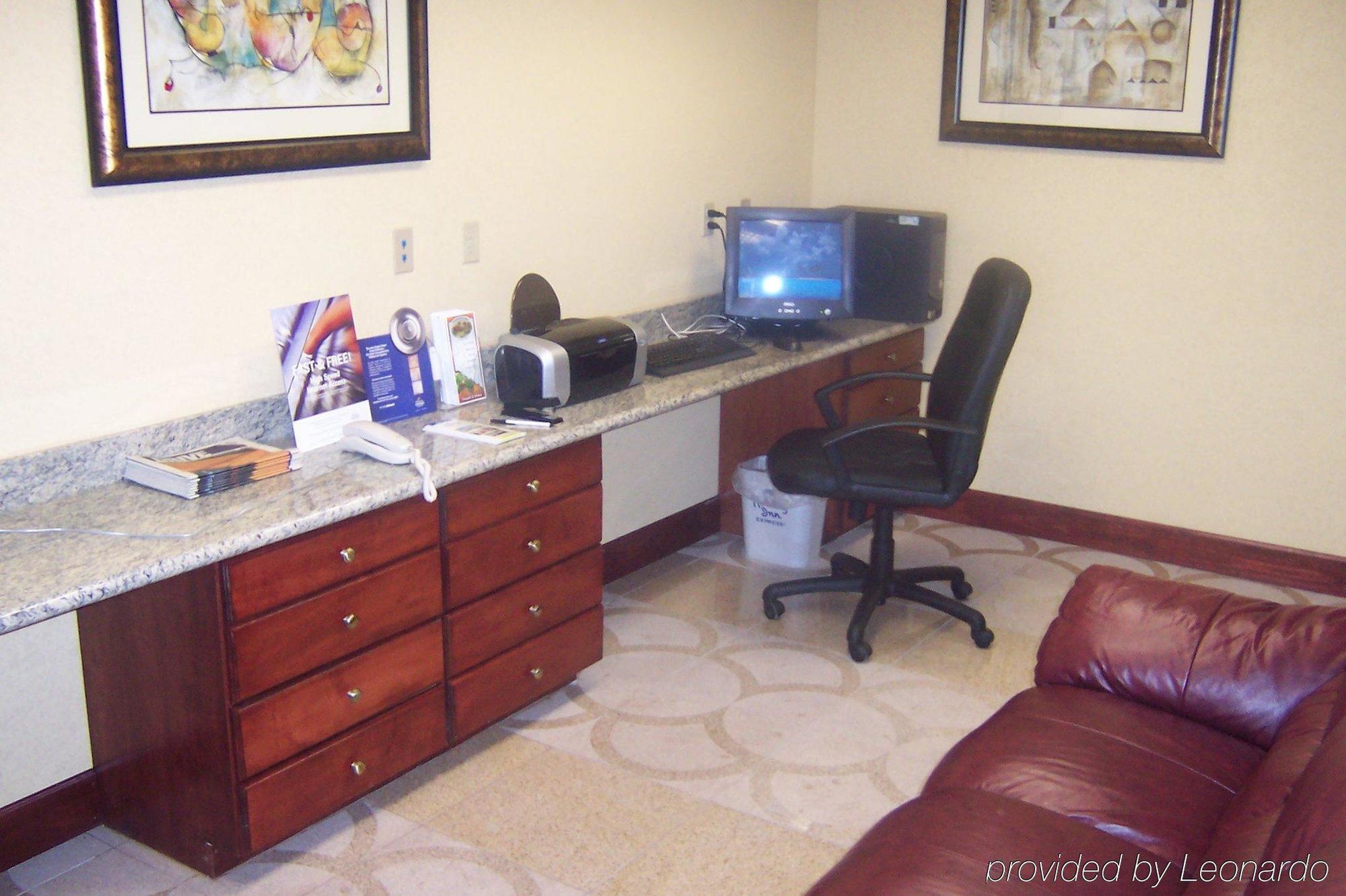 Hotel Express & By Ihg Sebring