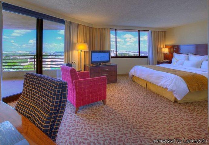 Hotel Marriott Westshore 3*