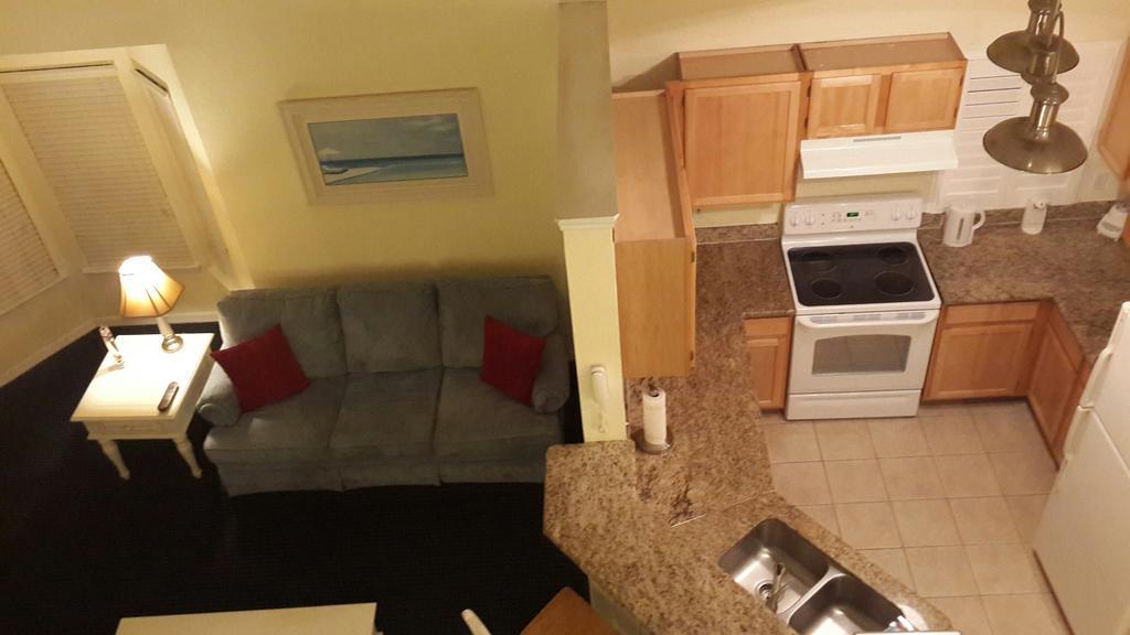 Runaway Club Apartment