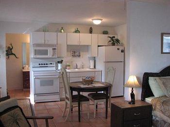 Sunshine Island - Adults Only Inn