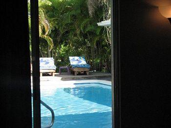 Sunshine Island - Adults Only Inn