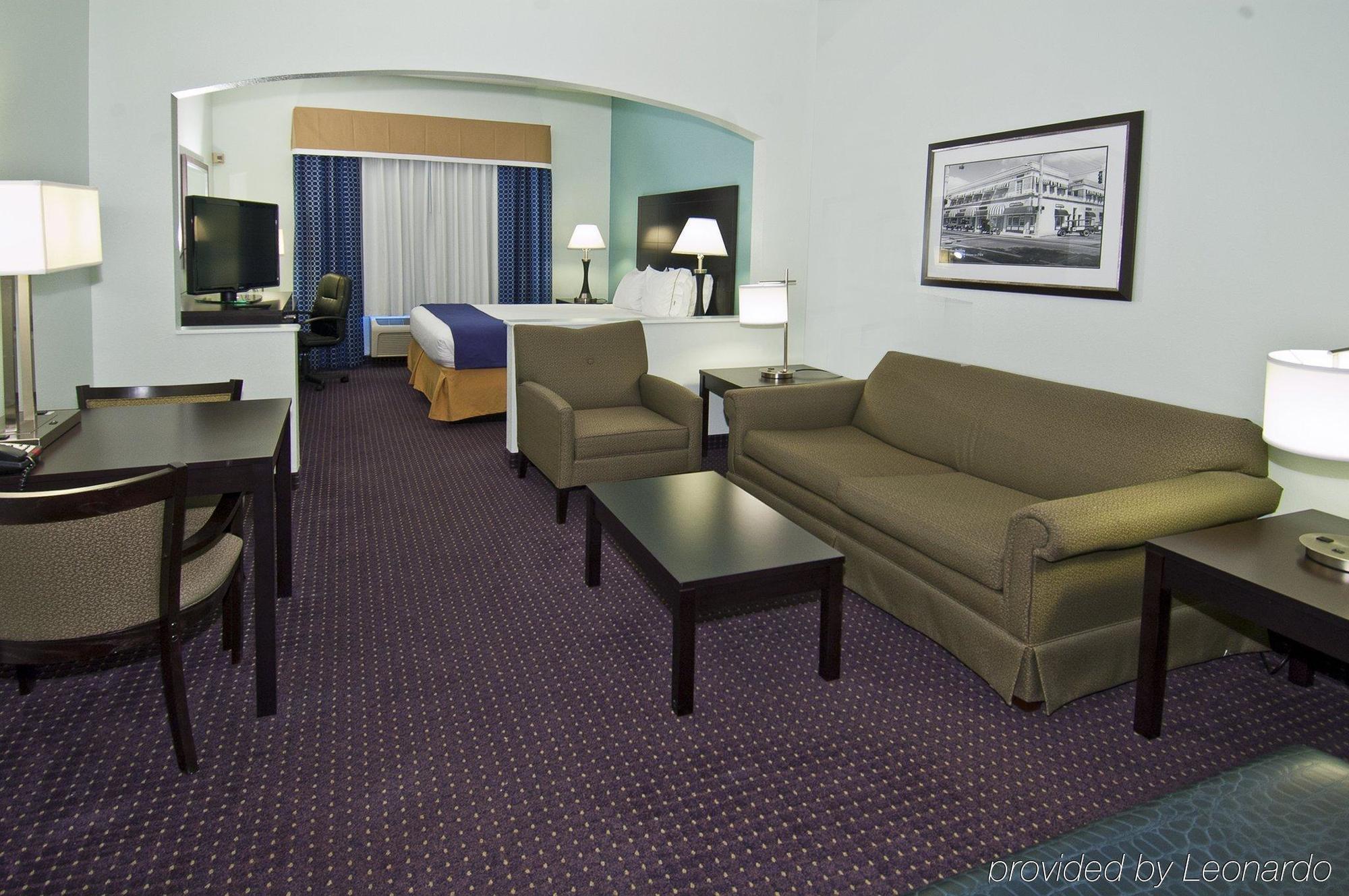 Express & Plant By Ihg Hotel 3*