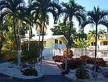 Hadley And Marina Hotel 3*