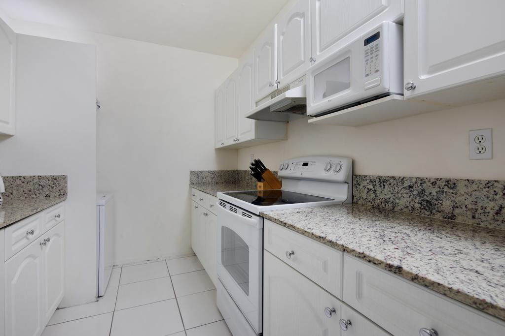 Miami Waterfront * Sunny Isles Beach