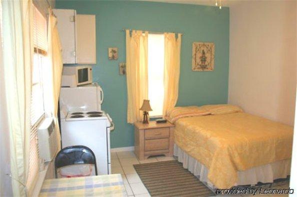 Coral House Hotel 2*