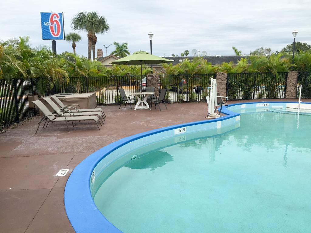 Hotel 6-fort Myers, Fl 2*
