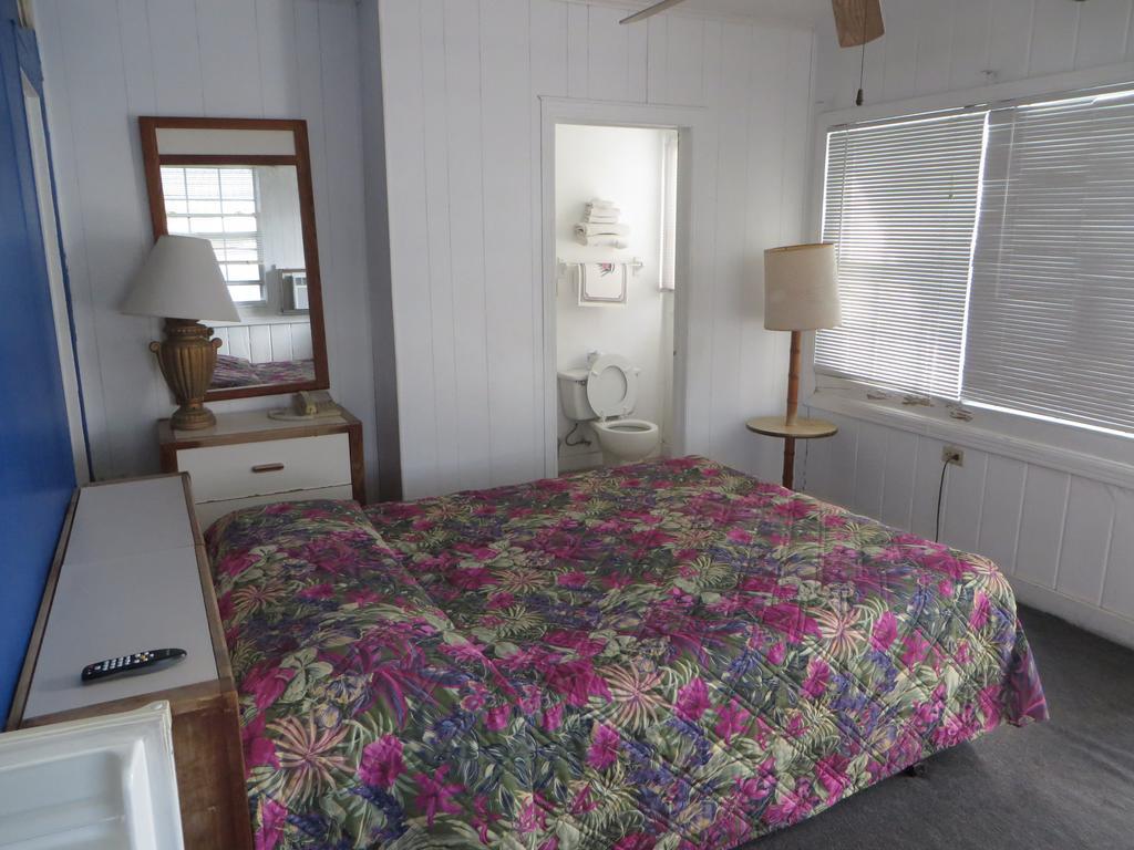 Royal Palms Motel