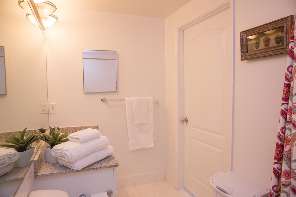 Botel Best Holiday Suites 4*