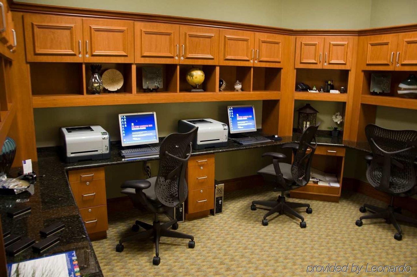 Hilton Garden Town Center Hotel 3*