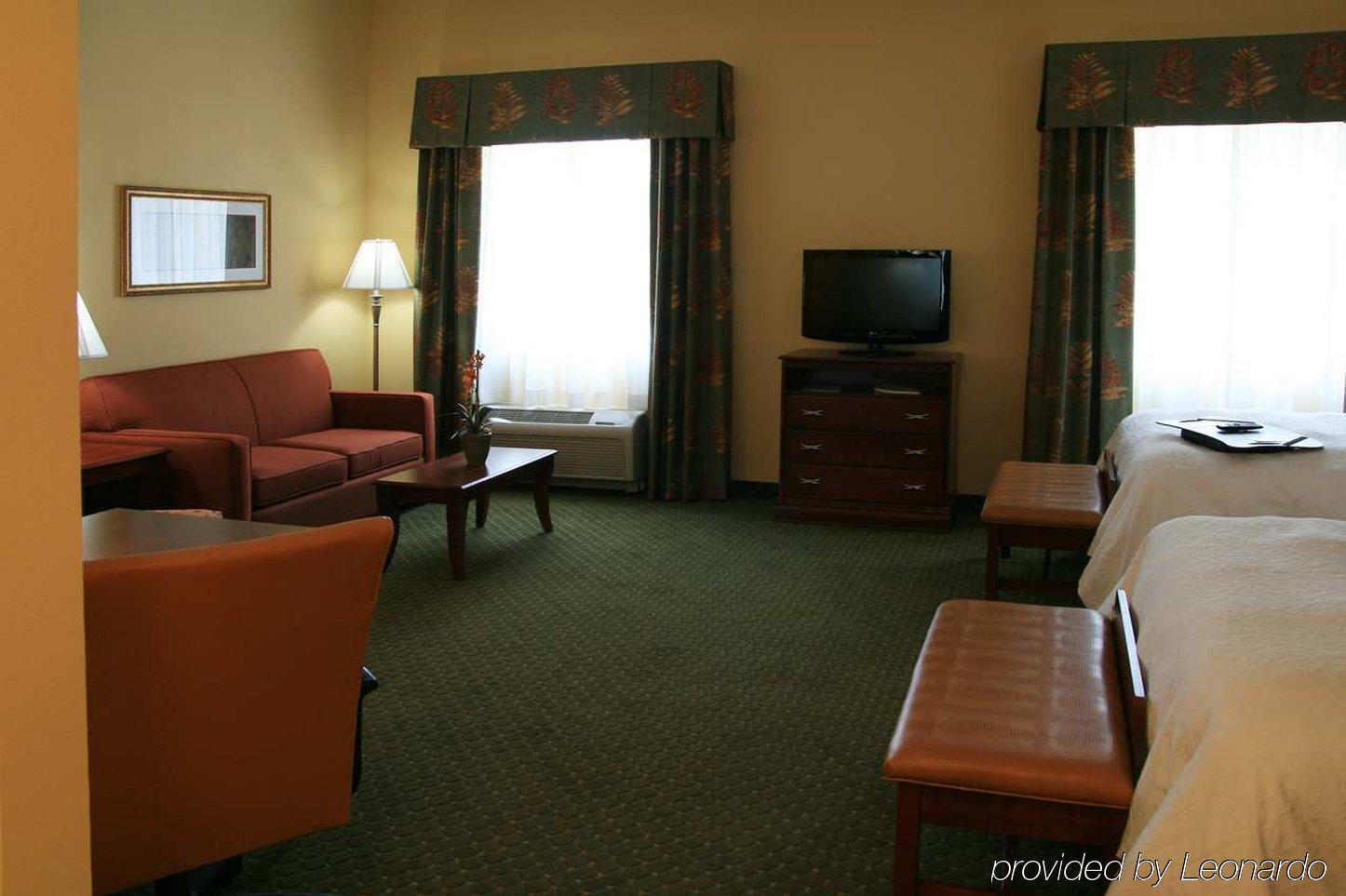 Hampton & Hotel 3*