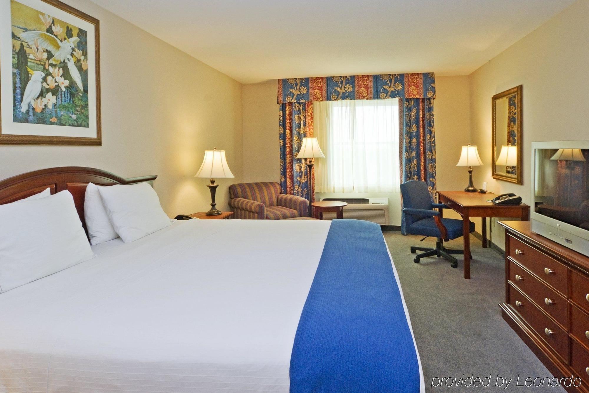 Hotel Express & Miami By Ihg