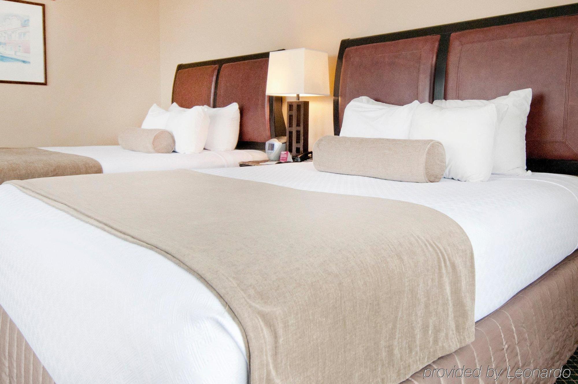 Crowne Plaza Grand Hotel Pensacola
