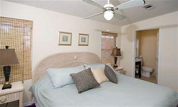Villa Conch Key Cottages *