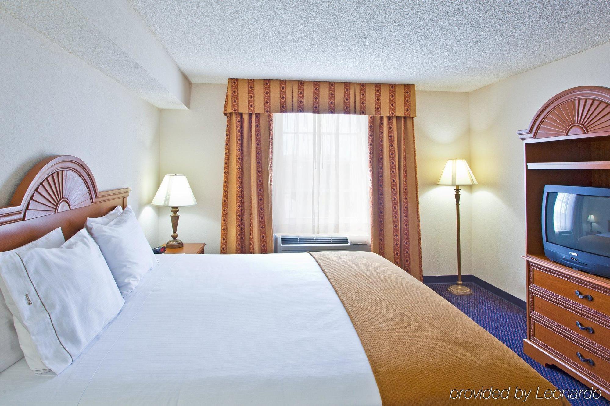 Hotel Express & Bonita Springs/naples By Ihg 3*