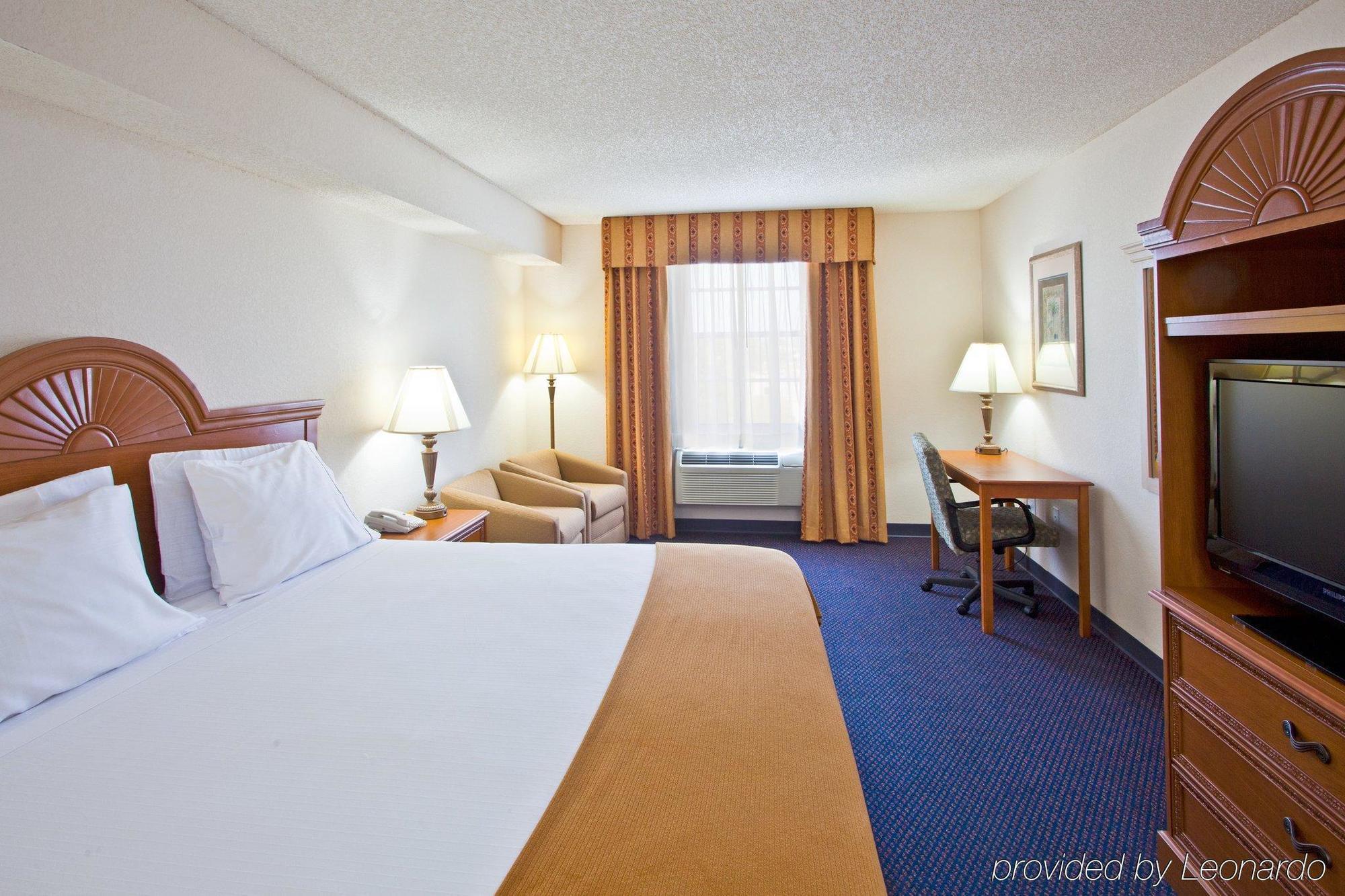 Express & Bonita Springs/naples By Ihg Hotel