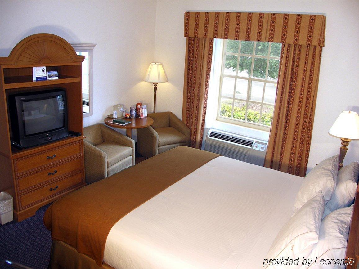 Express & Bonita Springs/naples By Ihg