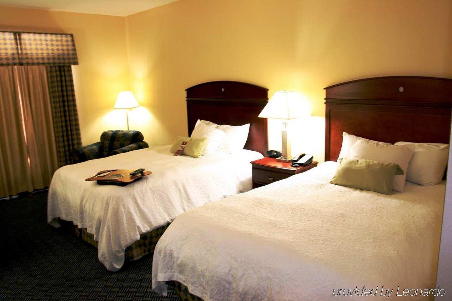 Hampton I-10 West Hotel 3*