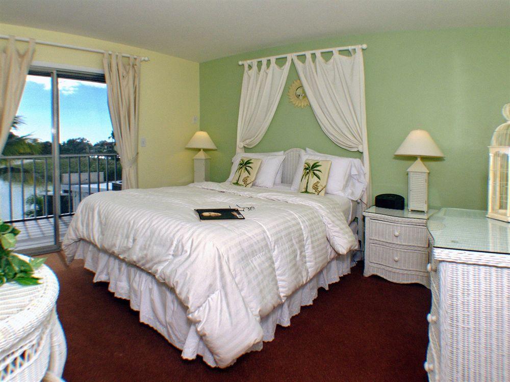 Lakeside Hotel 4*