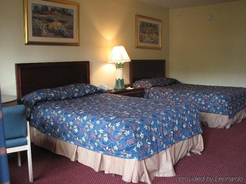 Greenpoint Hotel 3*