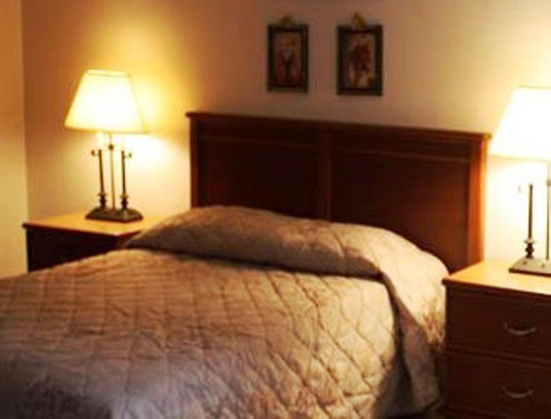 And Town Motel 2*