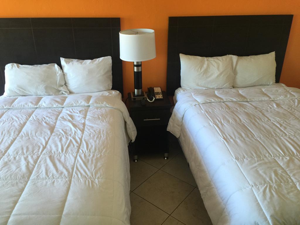 Curtis & Motel
