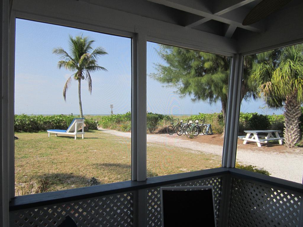 Tropical Winds Beachfront And 3*