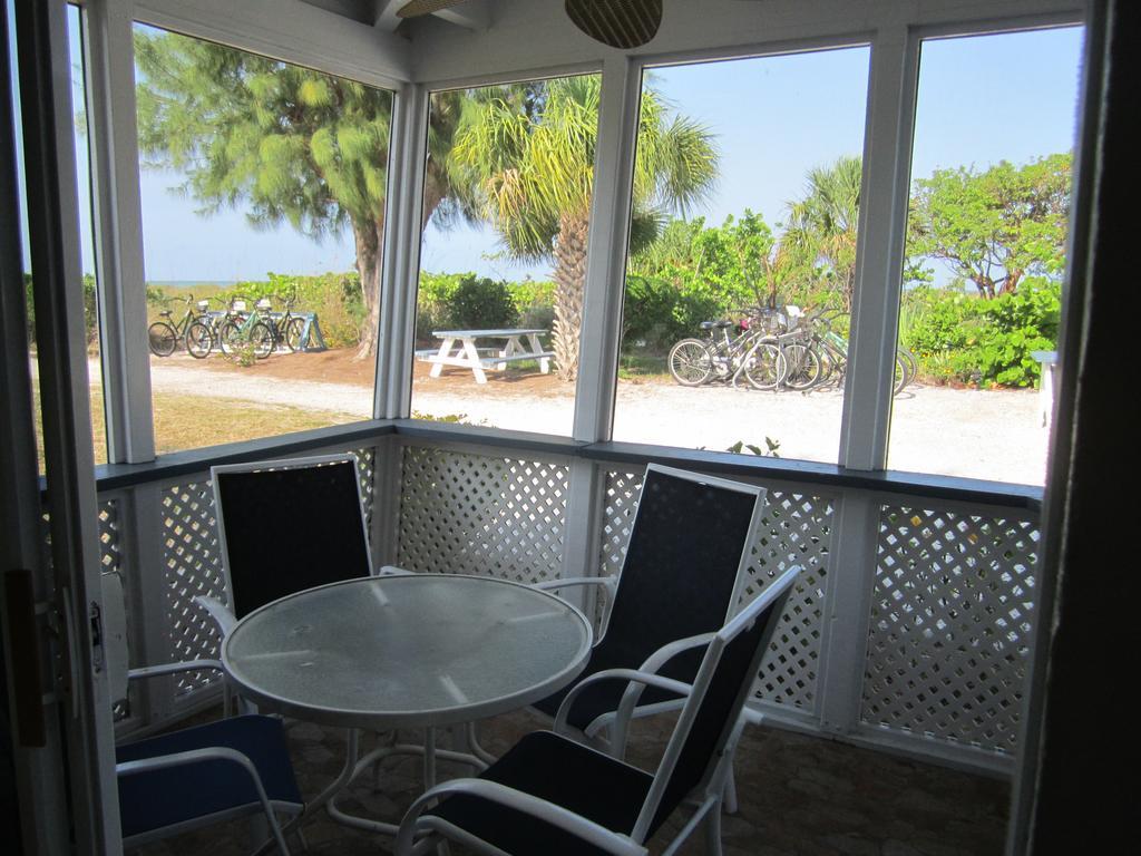 Tropical Winds Beachfront And Motel 3*