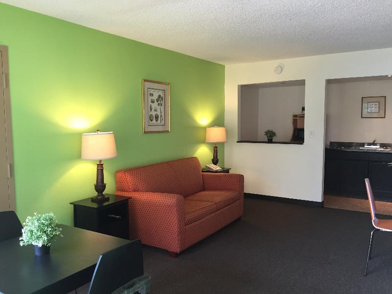 Hotel Roomba & At Old Town 2*
