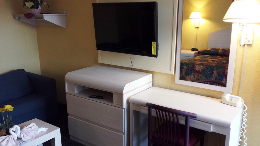 Motel Apollo - 2*