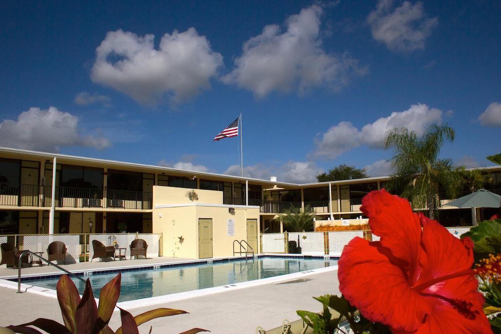 At - Pierce Fort Pierce